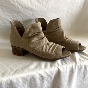 Canvas style heels